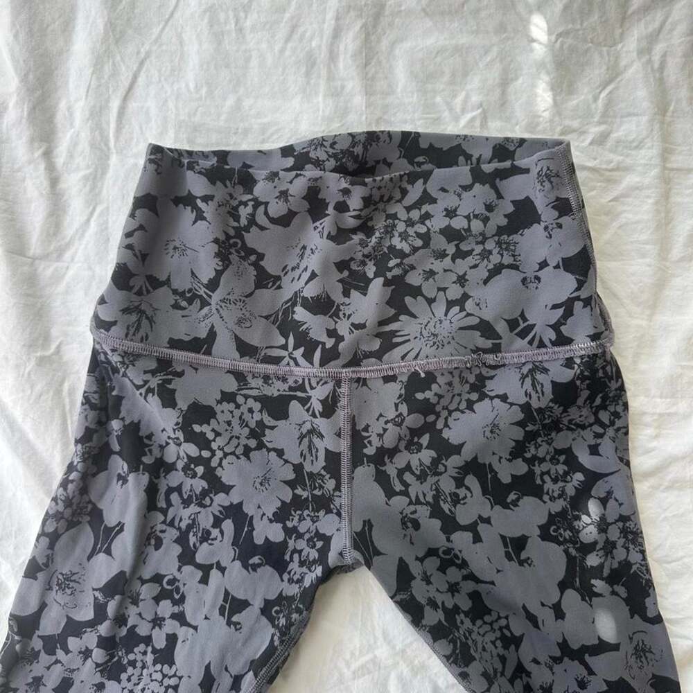 Lululemon black gray floral